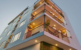 Minimalist Poshtel & Suites